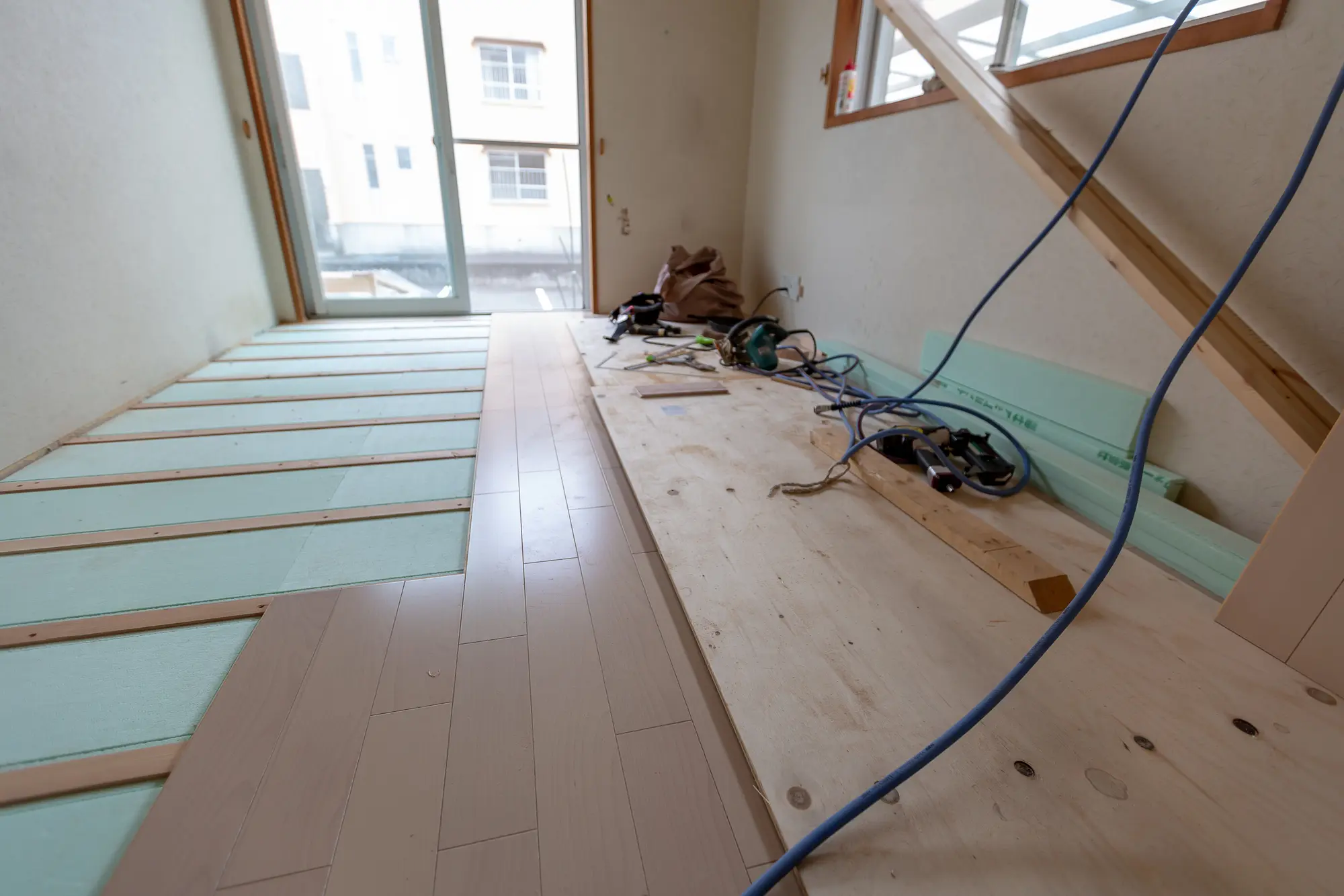 フローリング 6畳まで 張り替え 材料工賃込み